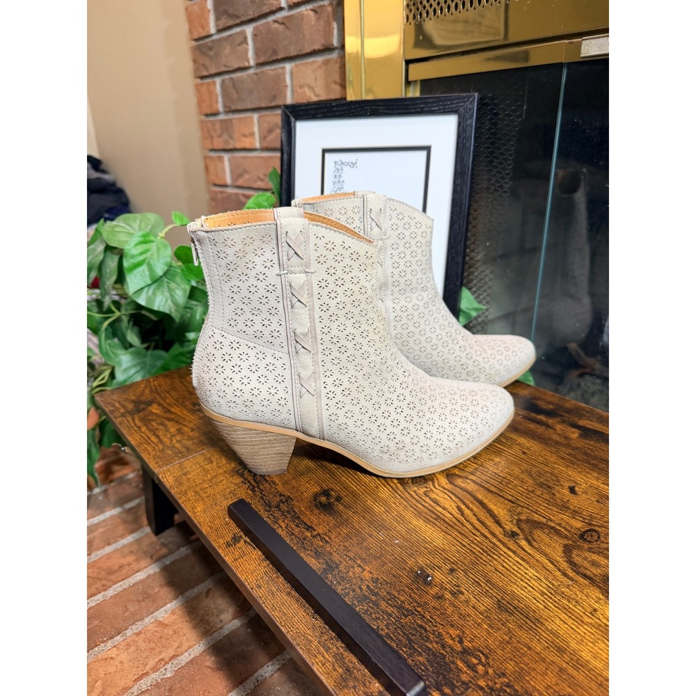 Comfort Ankle Booties Women Cream Perforated Laser Cut Western Cone Heel 8.5